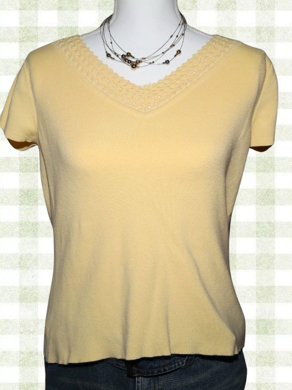 Women's V-Neck Short Sleeve Top in Pale Yellow